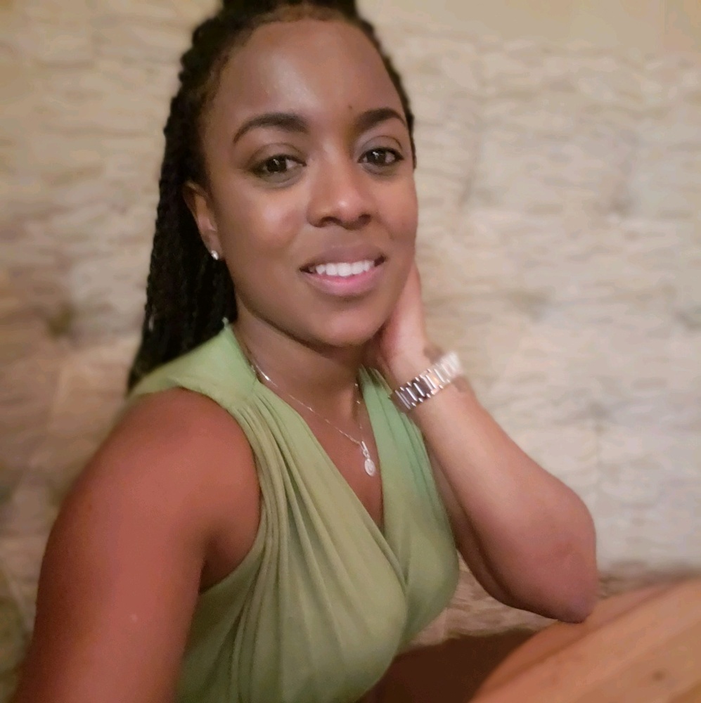 Meet your Posher, Alicia